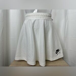 NWT NIKE Flare Tennis Skirt. White. Size XS